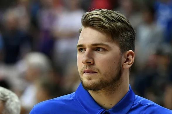 球星晒训练照：永远向前